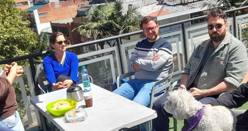 Students speaking Colombian and Mexican Spanish