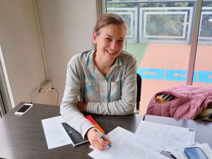 Student at our school in Bogotá learning Colombian Spanish slang
